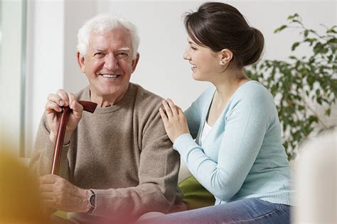 Cuidadores expertos en cuidado de mayores y ancianos 